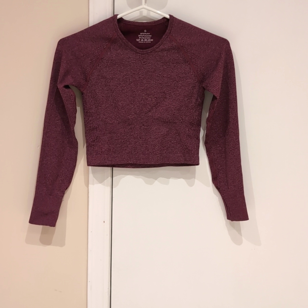 Raglan sleeve sports tee
